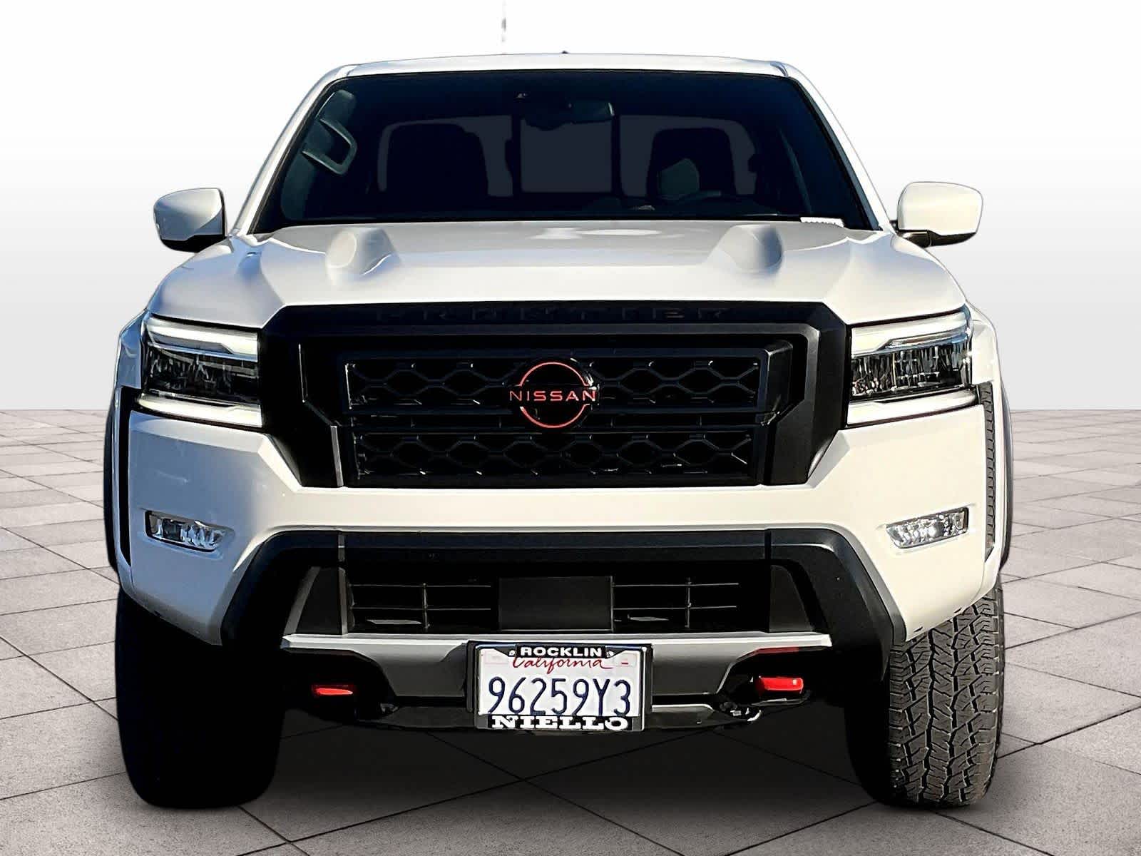 2024 Nissan Frontier PRO-4X Crew Cab 4x4 photo 2