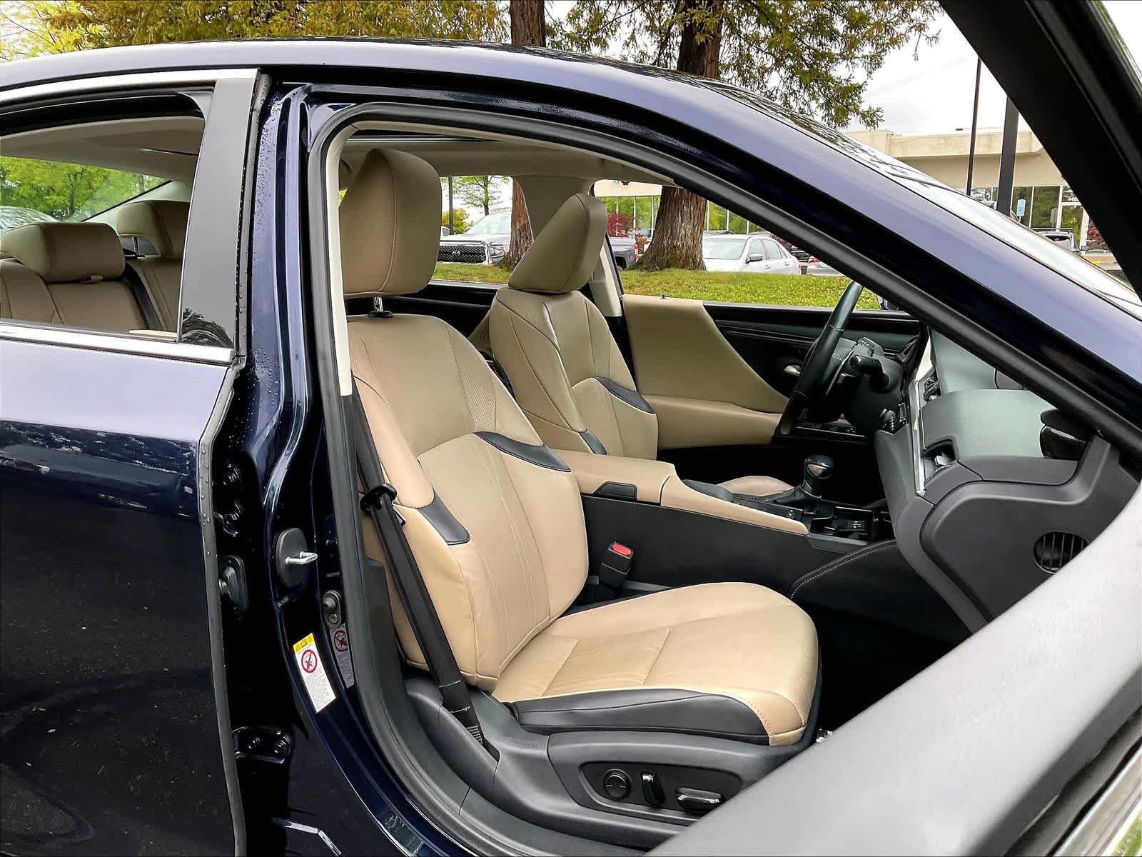 2019 LEXUS ES 350 Luxury photo 3