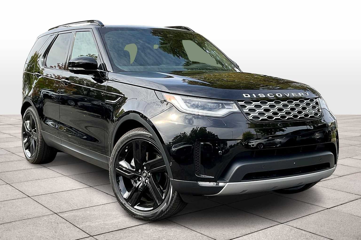 2025 Land Rover Discovery S photo 2