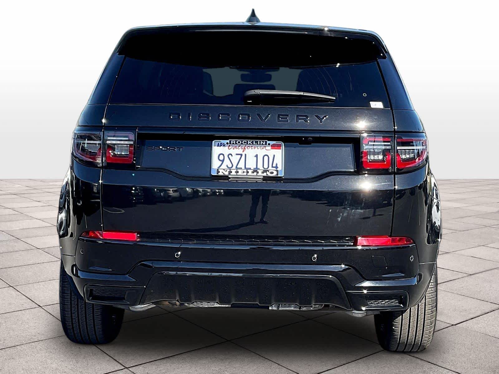 2025 Land Rover Discovery Sport Dynamic SE photo 4