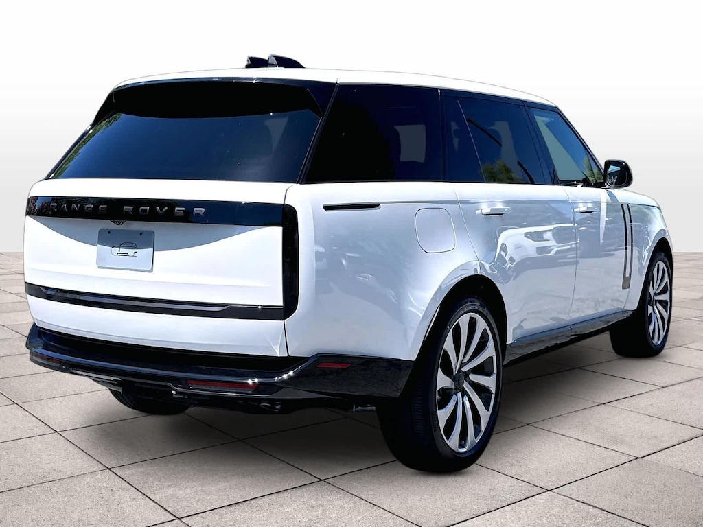 New 2026 Land Rover Range Rover SE LWB 7-Seats / V8 SUV