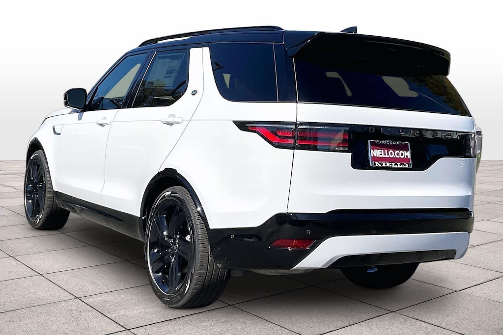 New 2026 Land Rover Discovery Dynamic SE SUV