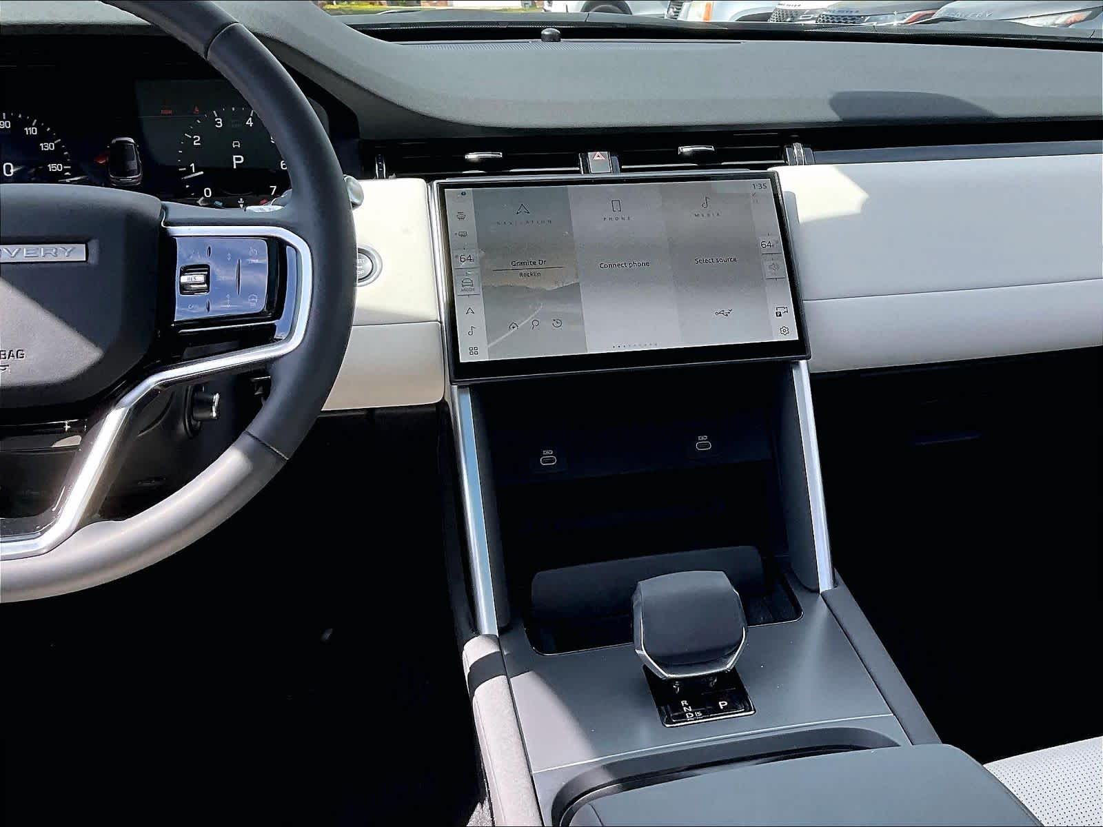 2025 Land Rover Discovery Sport S photo 6