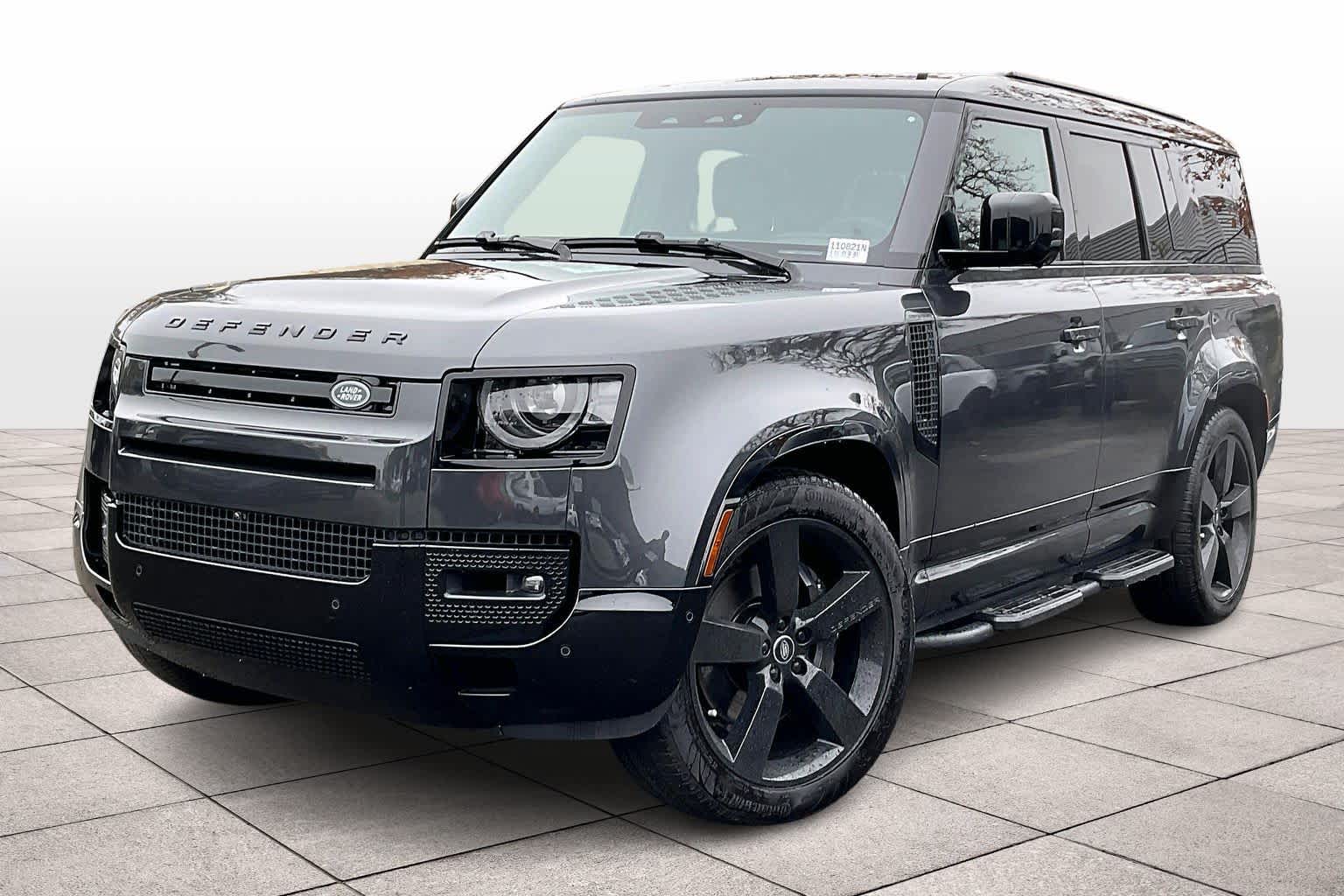2025 Land Rover Defender X-Dynamic SE's photo