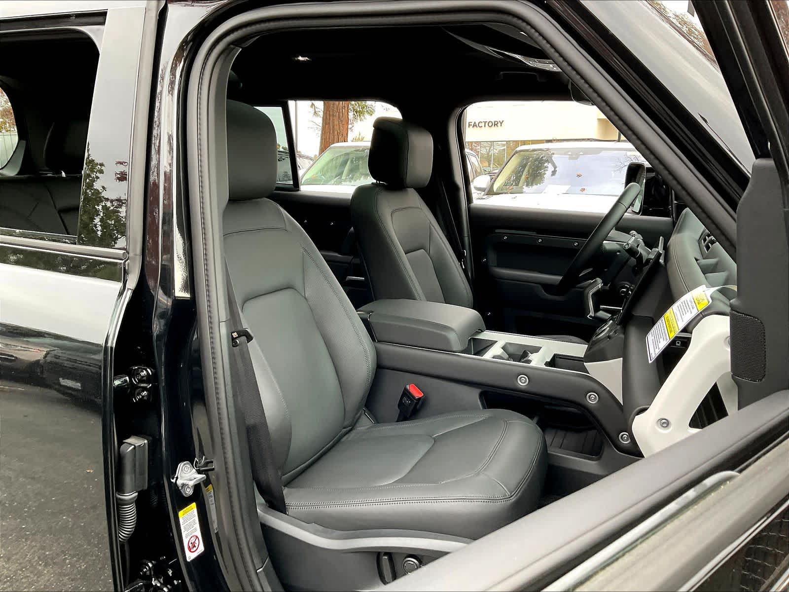 2026 Land Rover Defender S - Photo 31