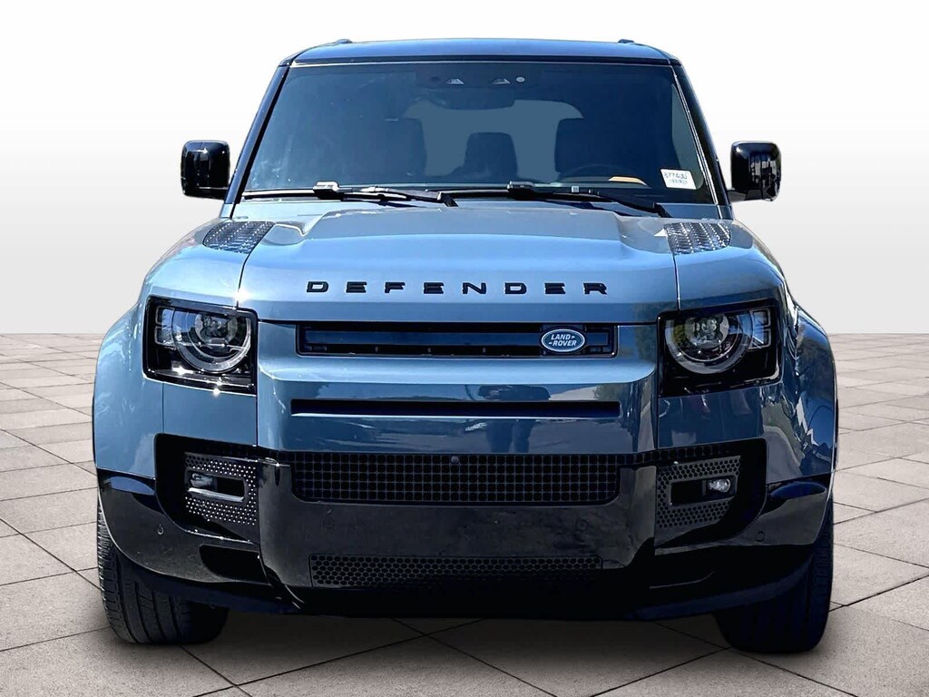 Used 2024 Land Rover Defender X-Dynamic SE 110 P400