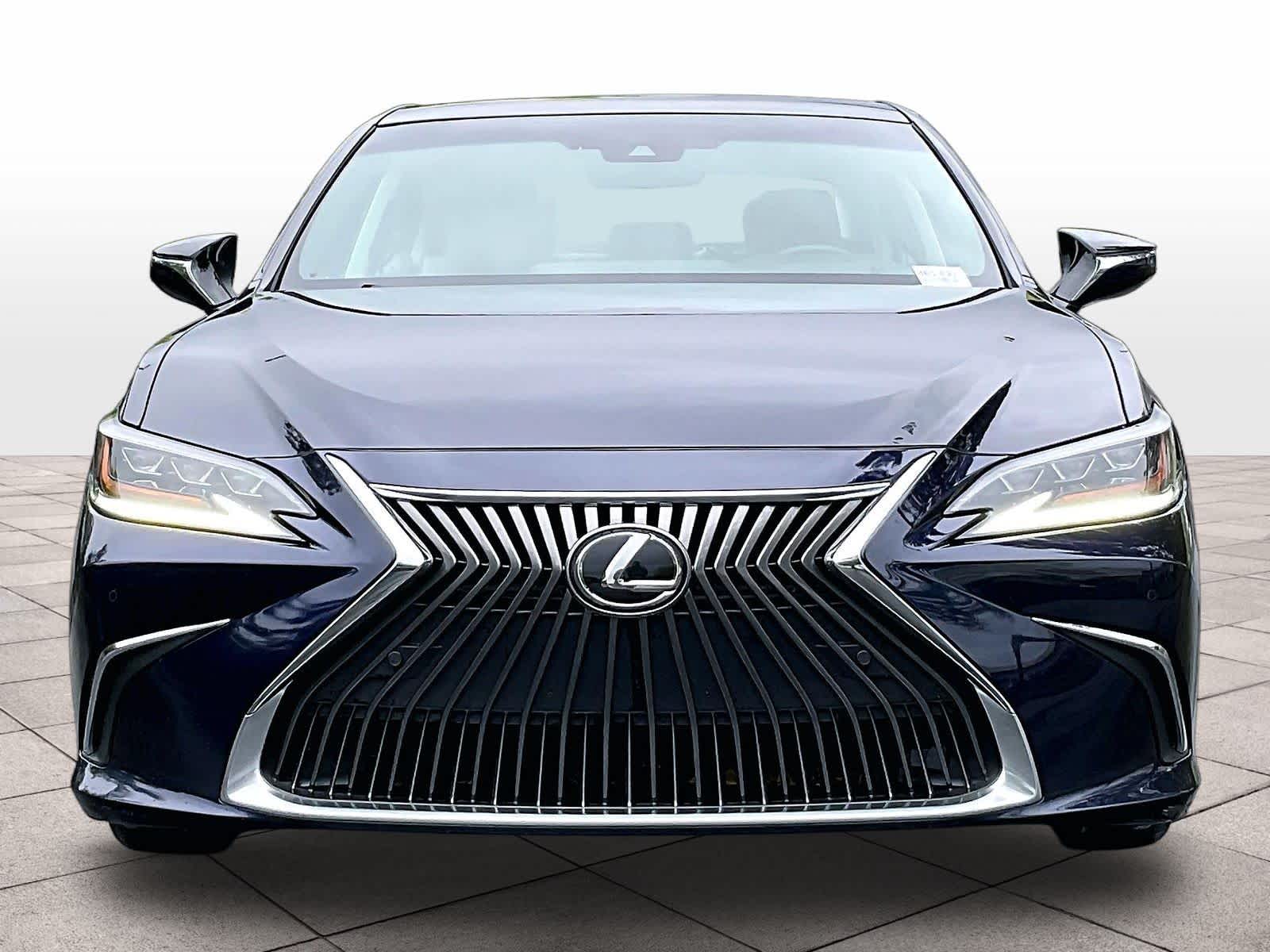 2019 LEXUS ES 350 Luxury photo 2