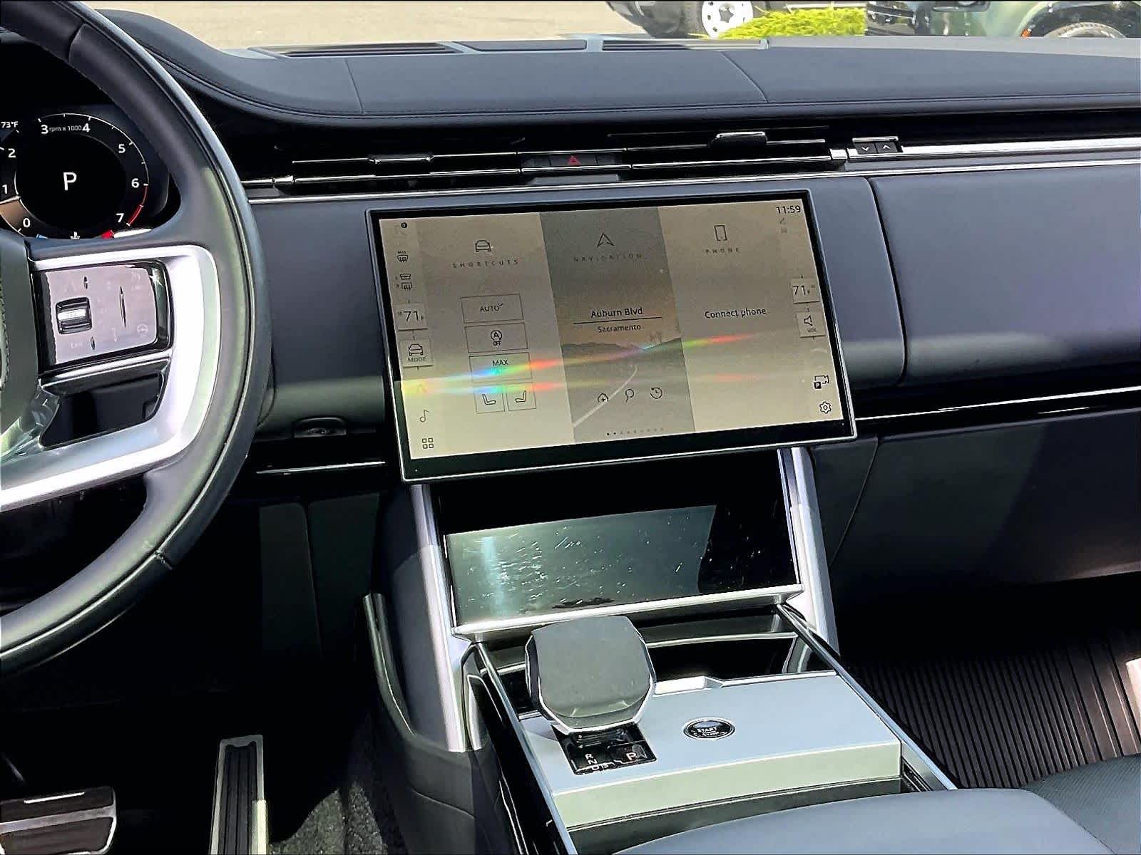 2024 Land Rover Range Rover SE photo 6