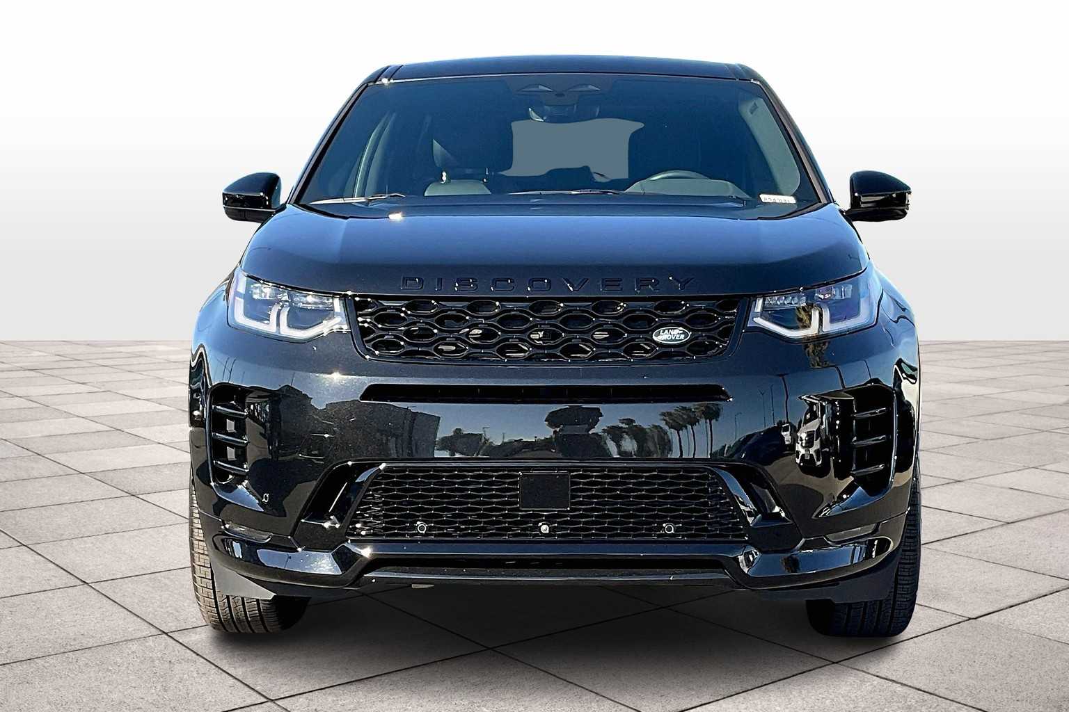2025 Land Rover Discovery Sport Dynamic SE photo 3
