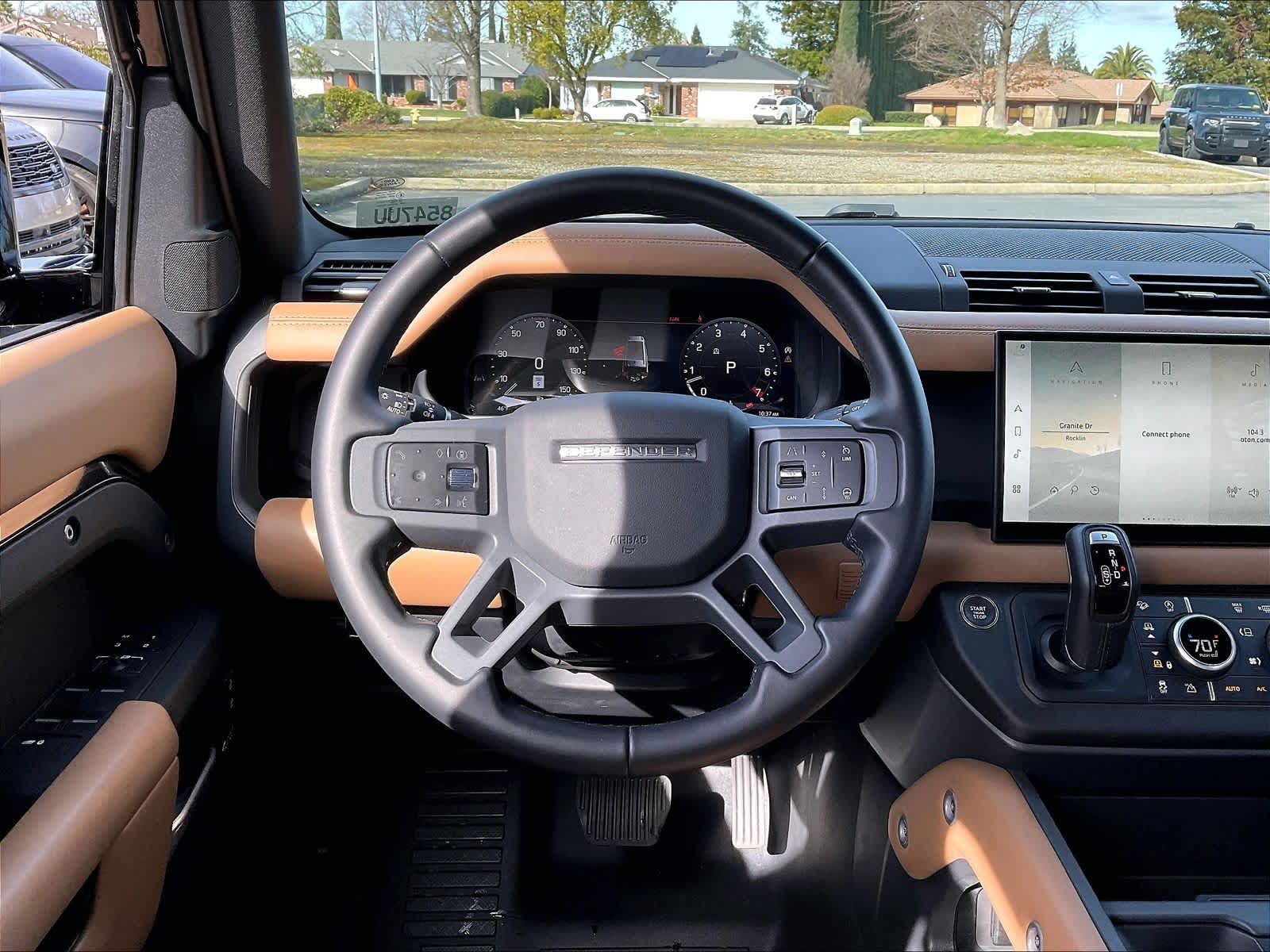 2025 Land Rover Defender X-Dynamic SE photo 5