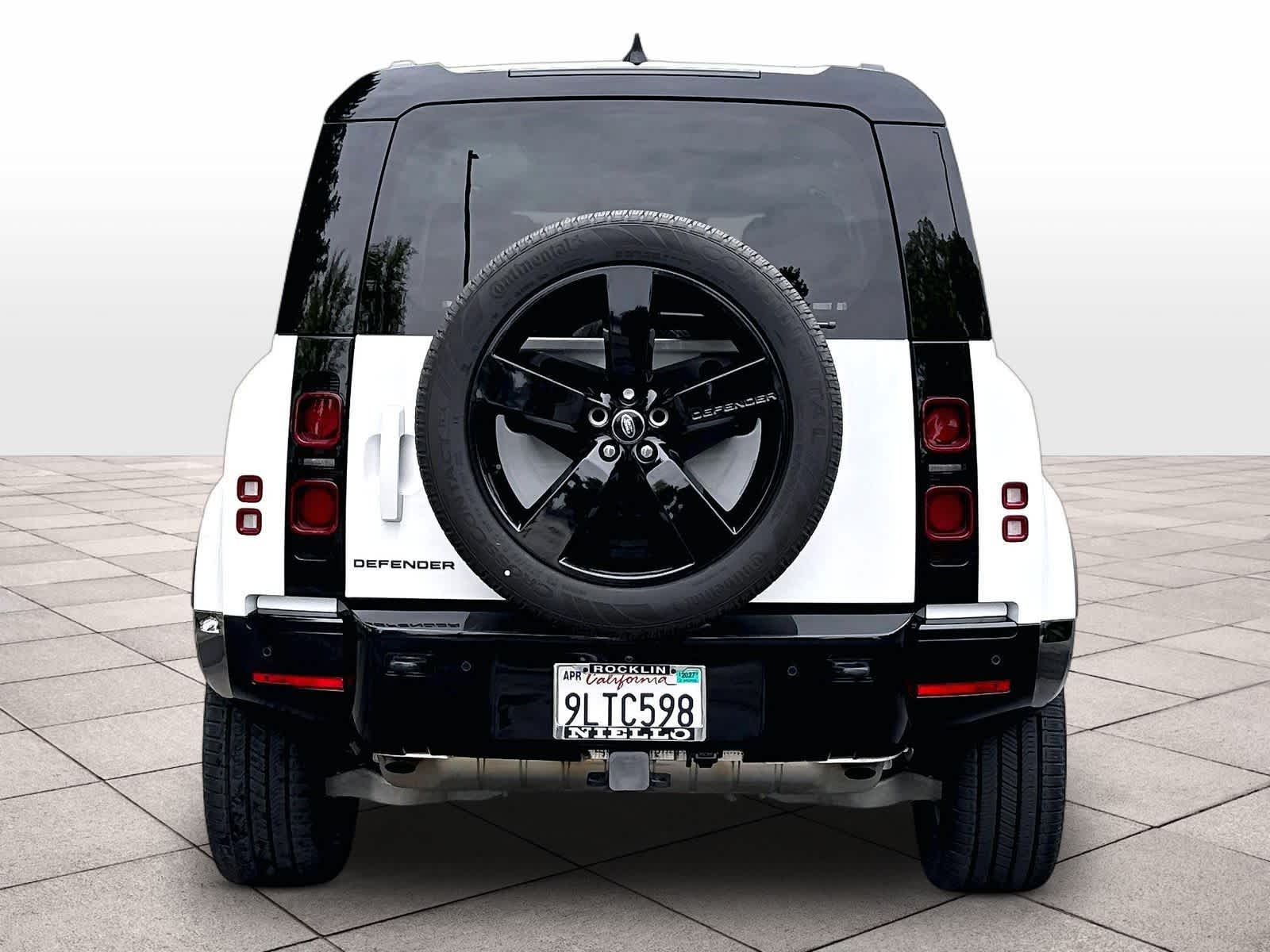 2024 Land Rover Defender X-Dynamic SE photo 5