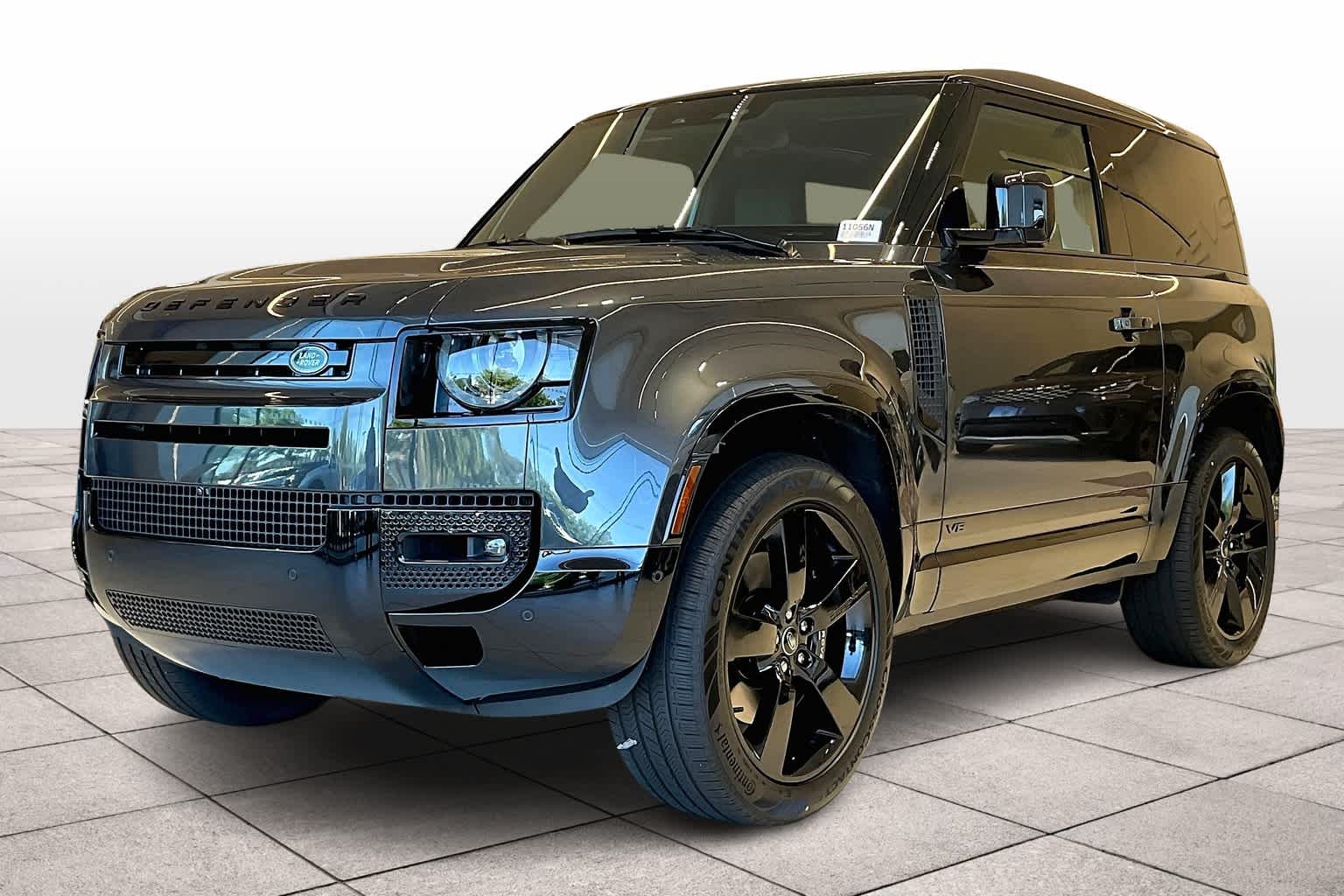 2024 Land Rover Defender V8's photo