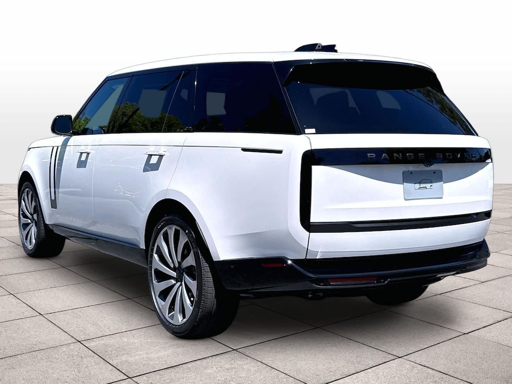 New 2026 Land Rover Range Rover SE LWB 7-Seats / V8 SUV