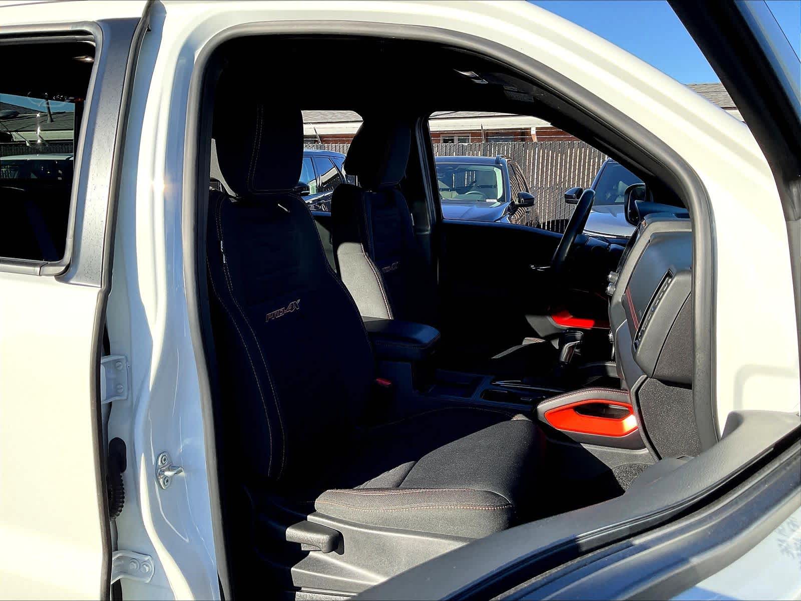 2024 Nissan Frontier PRO-4X Crew Cab 4x4 photo 3