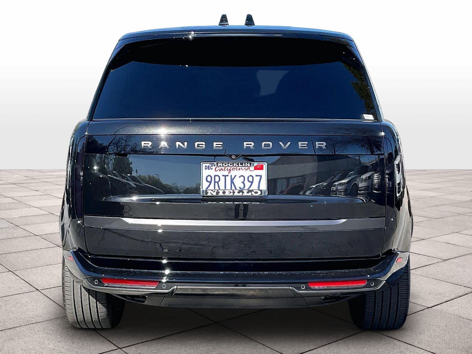 2025 Land Rover Range Rover SE photo 4