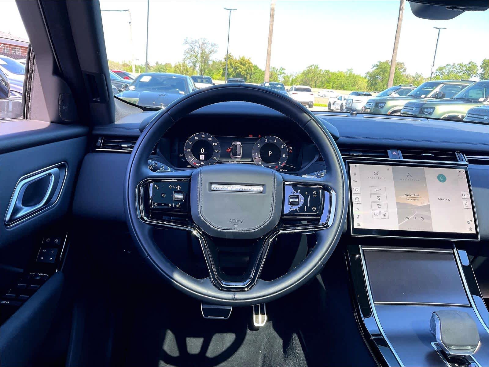 2026 Land Rover Range Rover Velar Dynamic SE photo 5