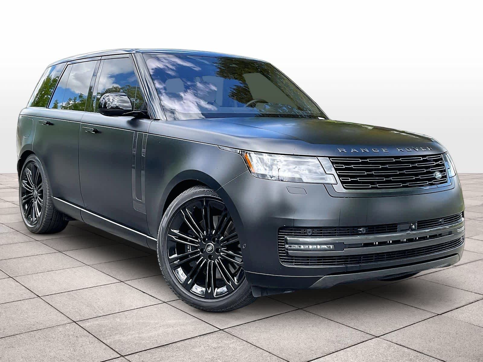 2023 Land Rover Range Rover SE photo 2