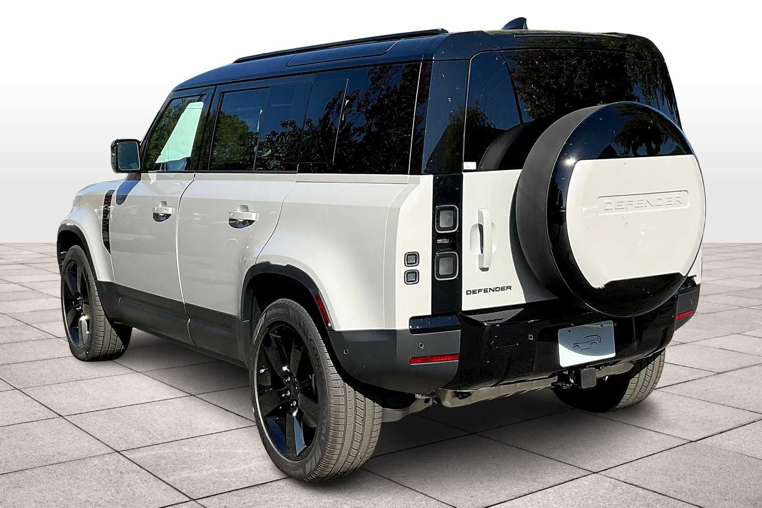 2026 Land Rover Defender 110 S photo 3