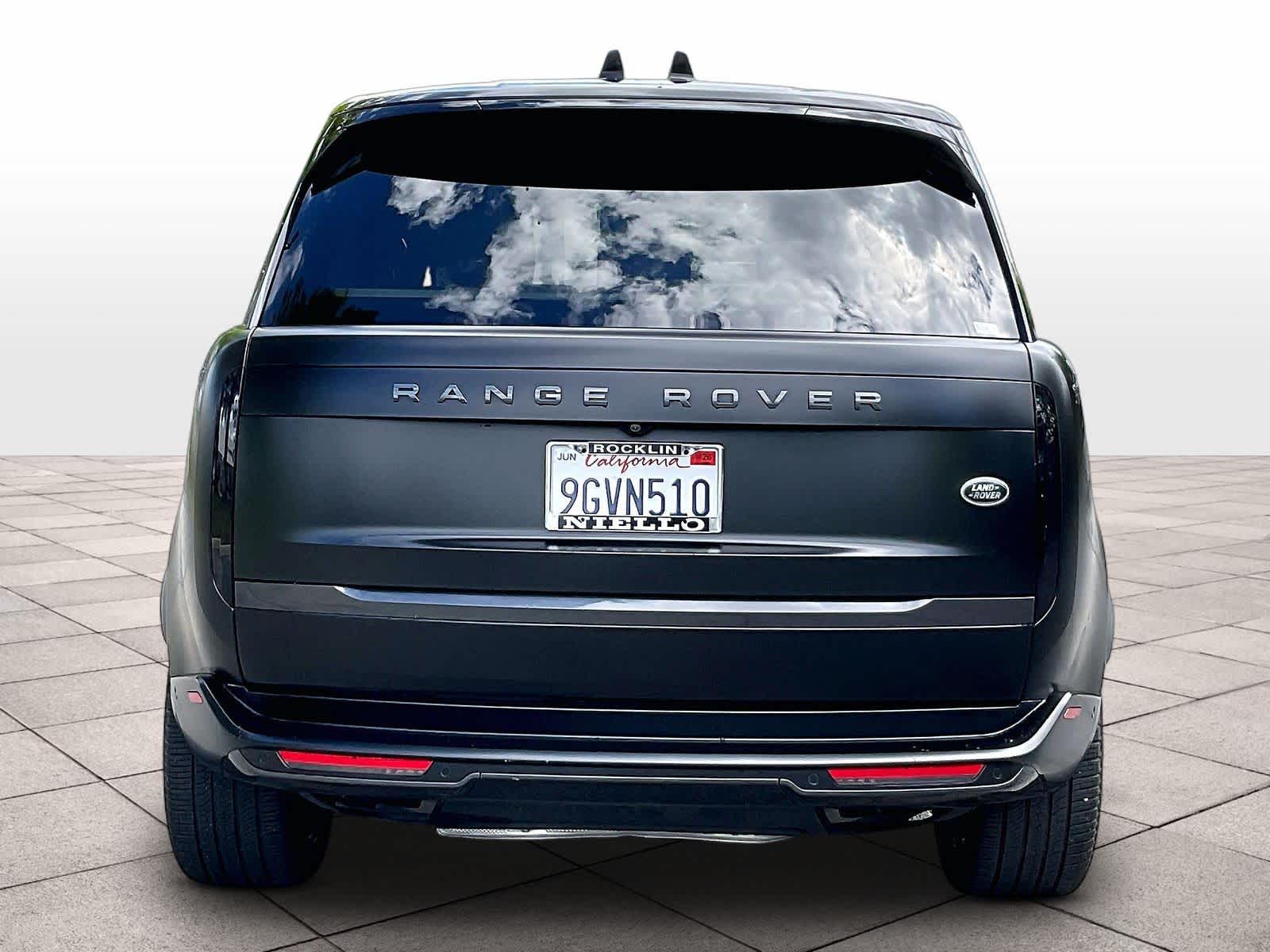 2023 Land Rover Range Rover SE photo 5