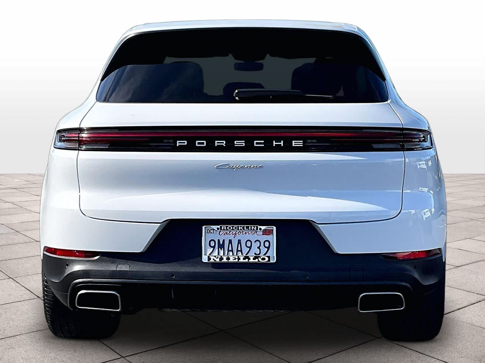 2024 Porsche Cayenne photo 5