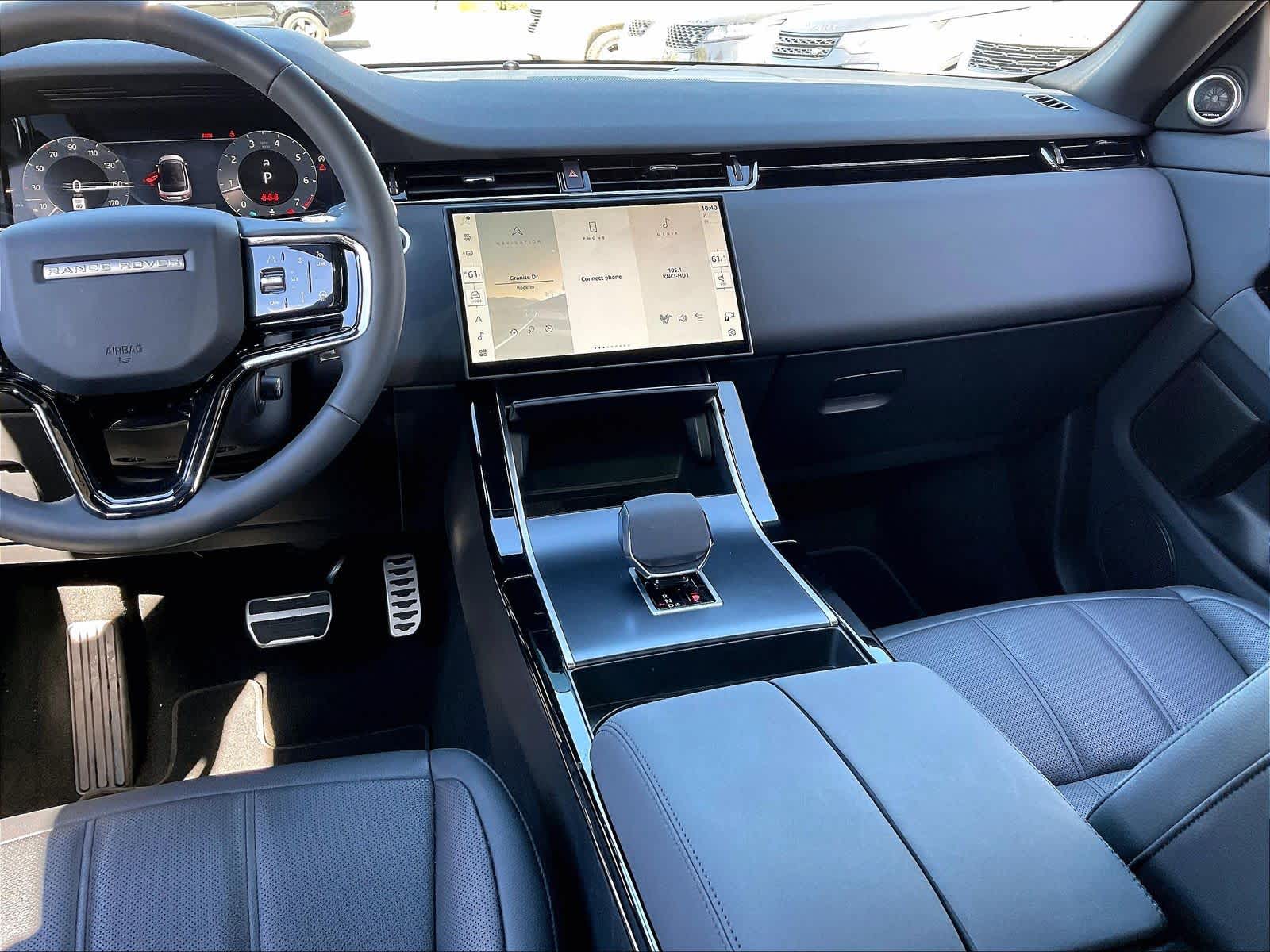 2026 Land Rover Range Rover Evoque Dynamic SE photo 6