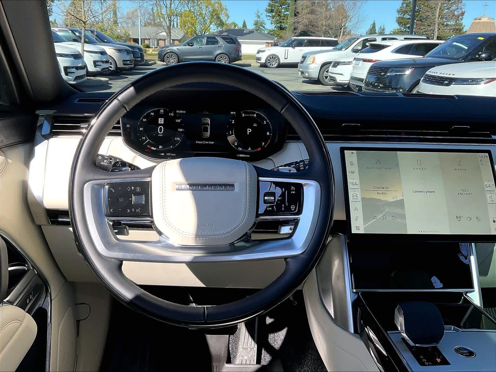 2025 Land Rover Range Rover SE photo 5