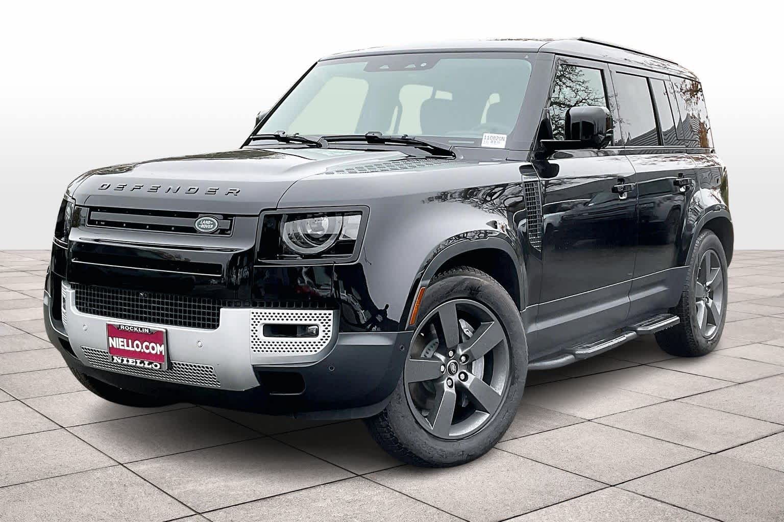 2025 Land Rover Defender S's photo