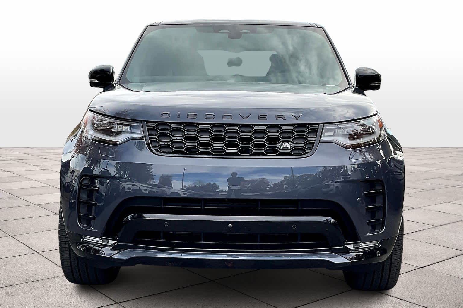 2025 Land Rover Discovery SE photo 3
