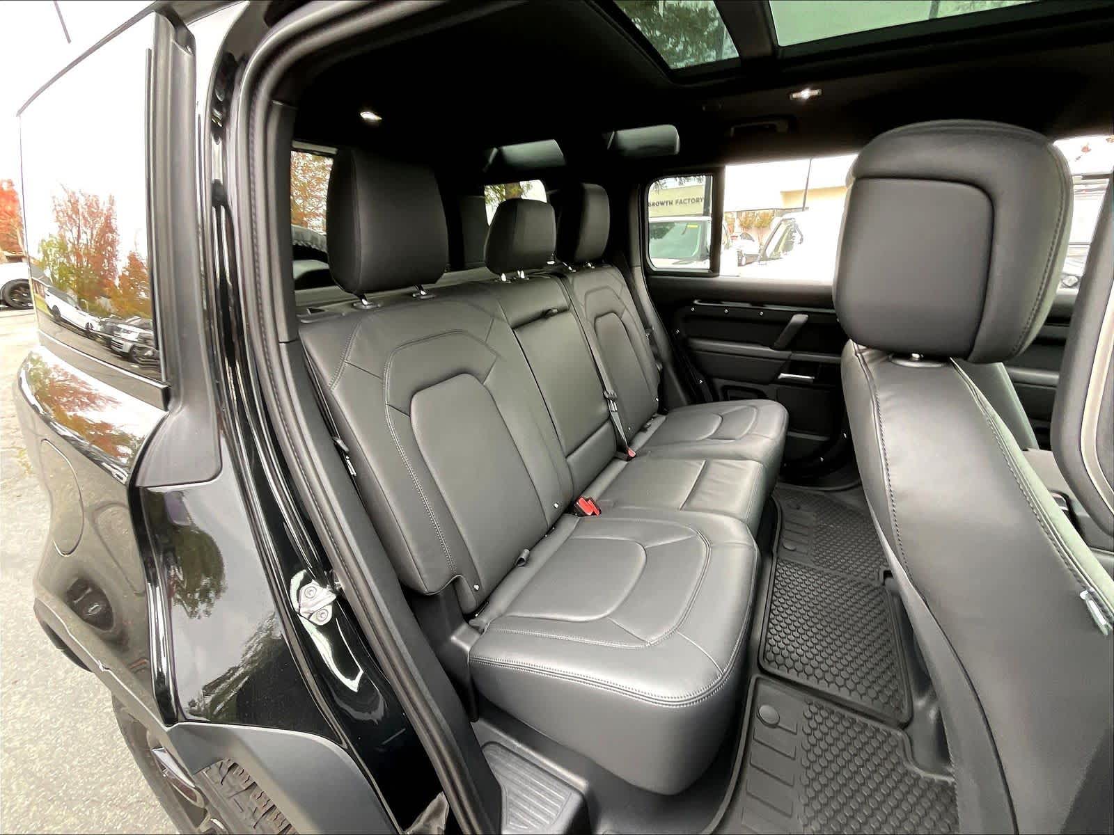 2026 Land Rover Defender S - Photo 27
