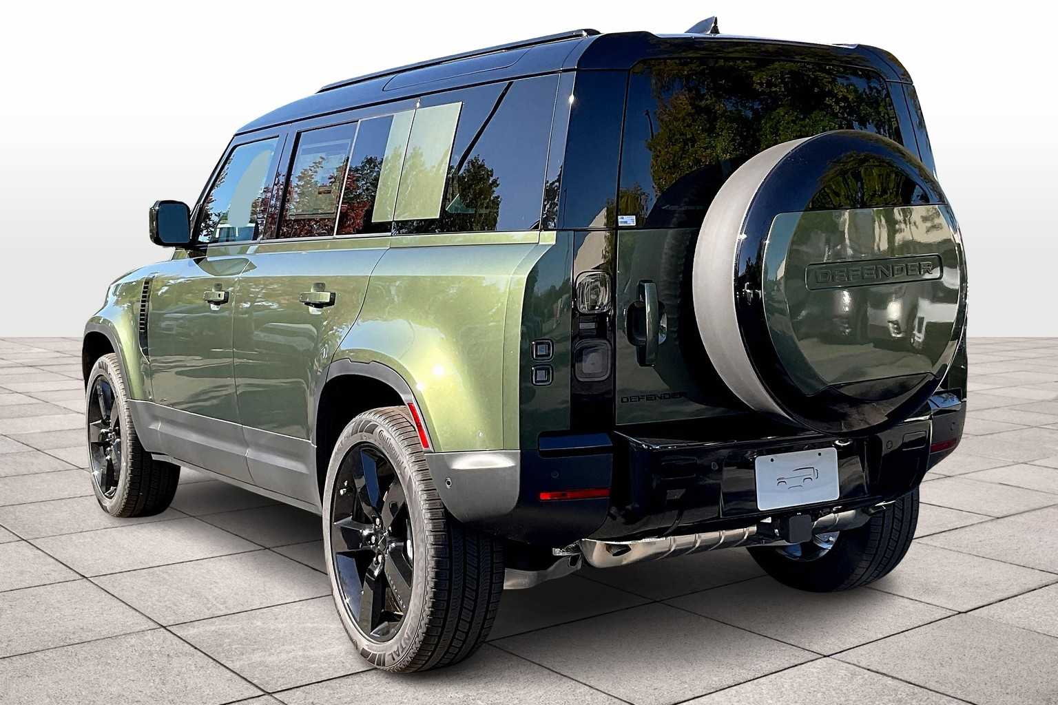 2026 Land Rover Defender 110 S photo 3