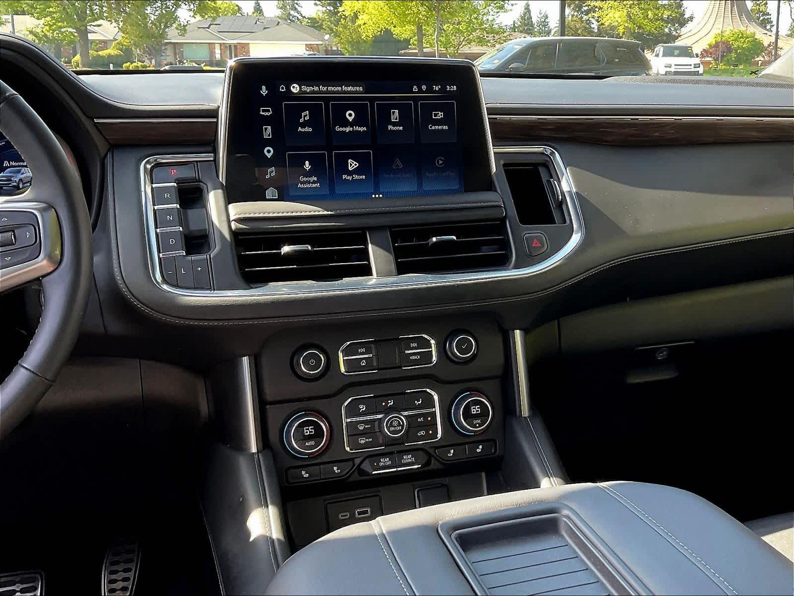 2024 Chevrolet Suburban Z71 photo 6