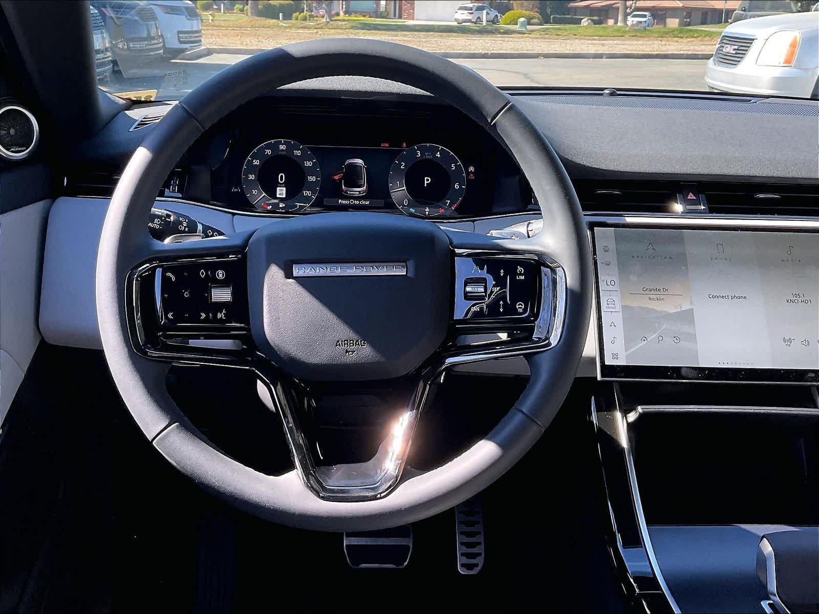 2026 Land Rover Range Rover Evoque Dynamic SE photo 5