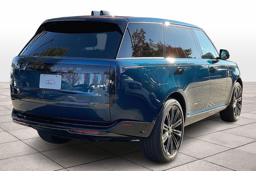 New 2025 Land Rover Range Rover SE SUV