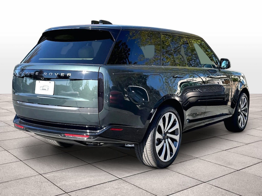 New 2026 Land Rover Range Rover SE SUV