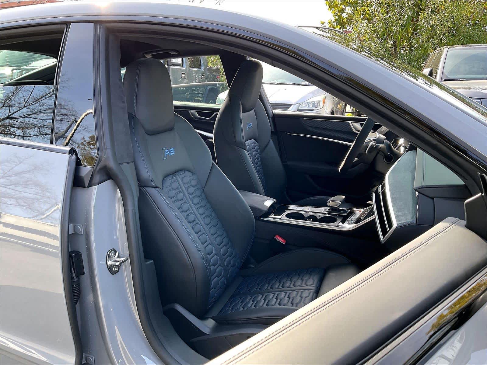 2025 Audi RS 7 Performance photo 3