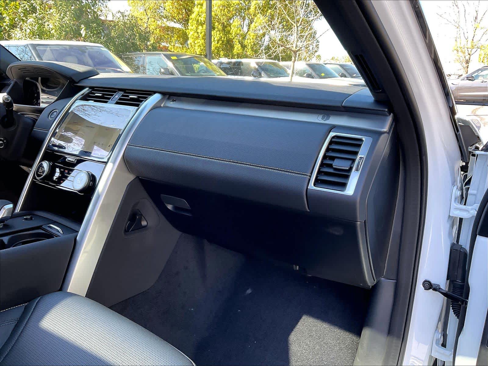 2026 Land Rover Discovery Gemini Edition - Photo 28