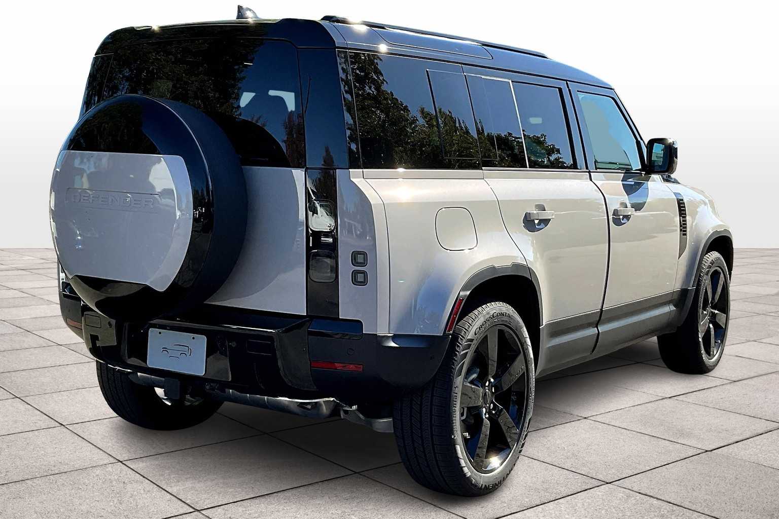 2026 Land Rover Defender 110 S photo 4