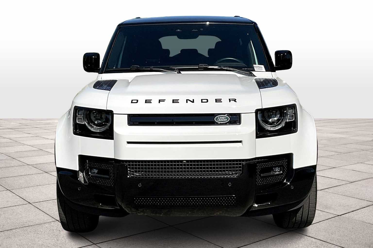 2024 Land Rover Defender X-Dynamic SE photo 3