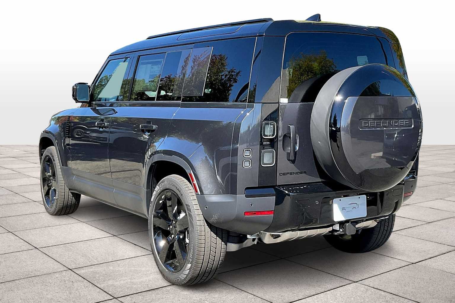2026 Land Rover Defender 110 S photo 3