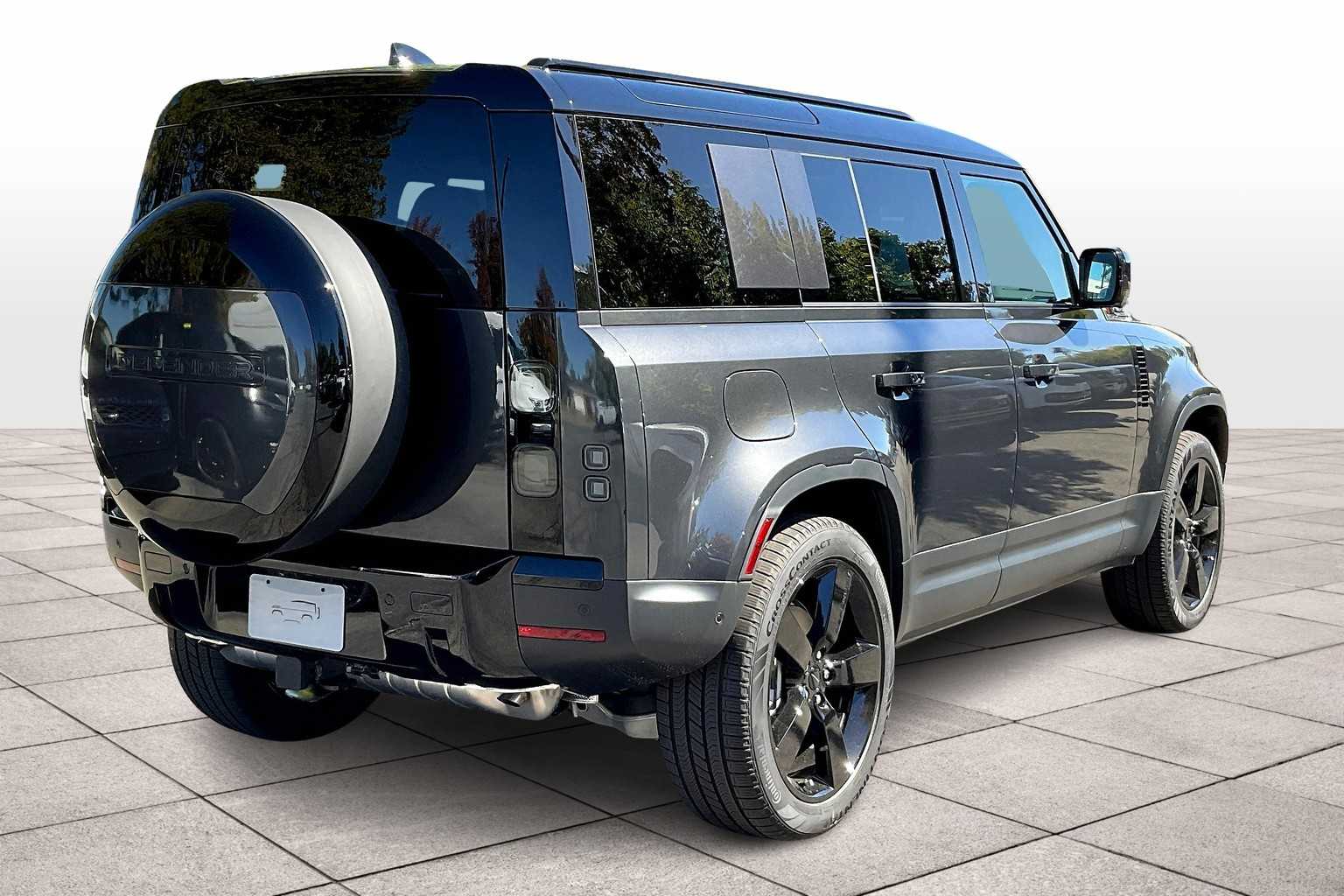 2026 Land Rover Defender 110 S photo 4