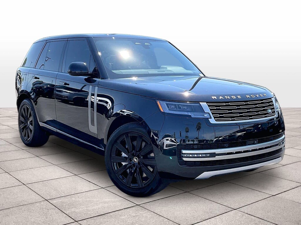 Used 2025 Land Rover Range Rover SE P550e SWB