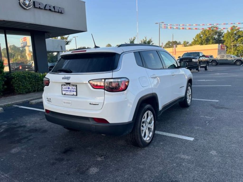 Used 2024 Jeep Compass Latitude SUV