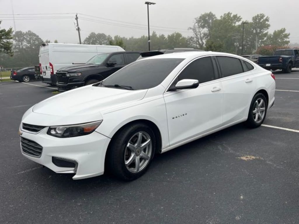 Used 2017 Chevrolet Malibu LT w/1LT Sedan