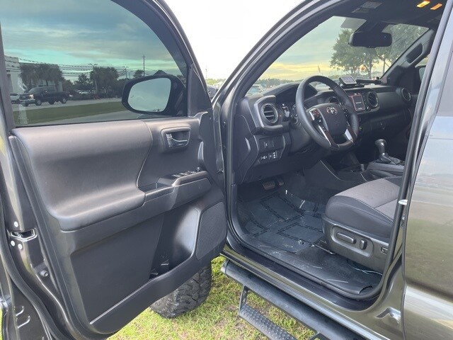 2023 Toyota Tacoma SR5 photo 2