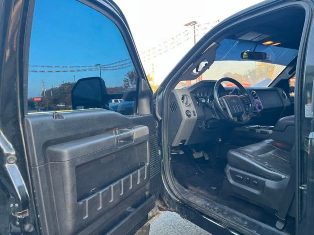 Used 2011 Ford F-350 Lariat Truck Crew Cab