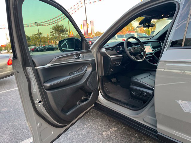 Used 2027 Jeep Grand Cherokee L Limited SUV