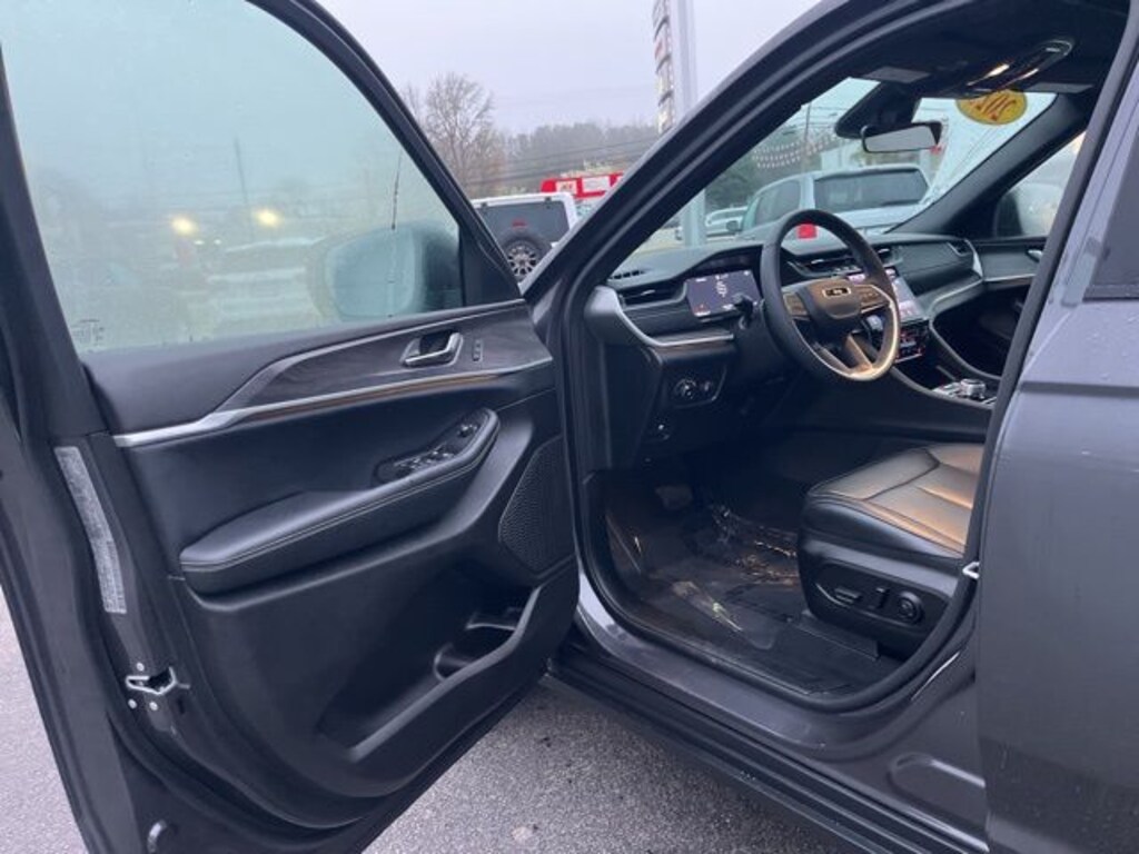 Used 2025 Jeep Grand Cherokee L Limited SUV