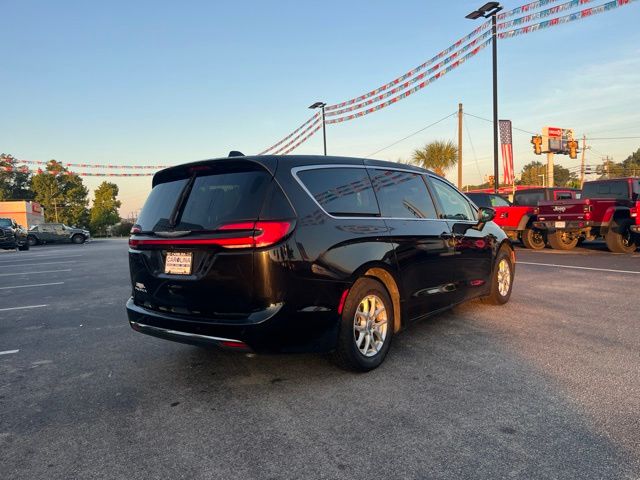 Used 2023 Chrysler Pacifica Touring L Van Passenger Van