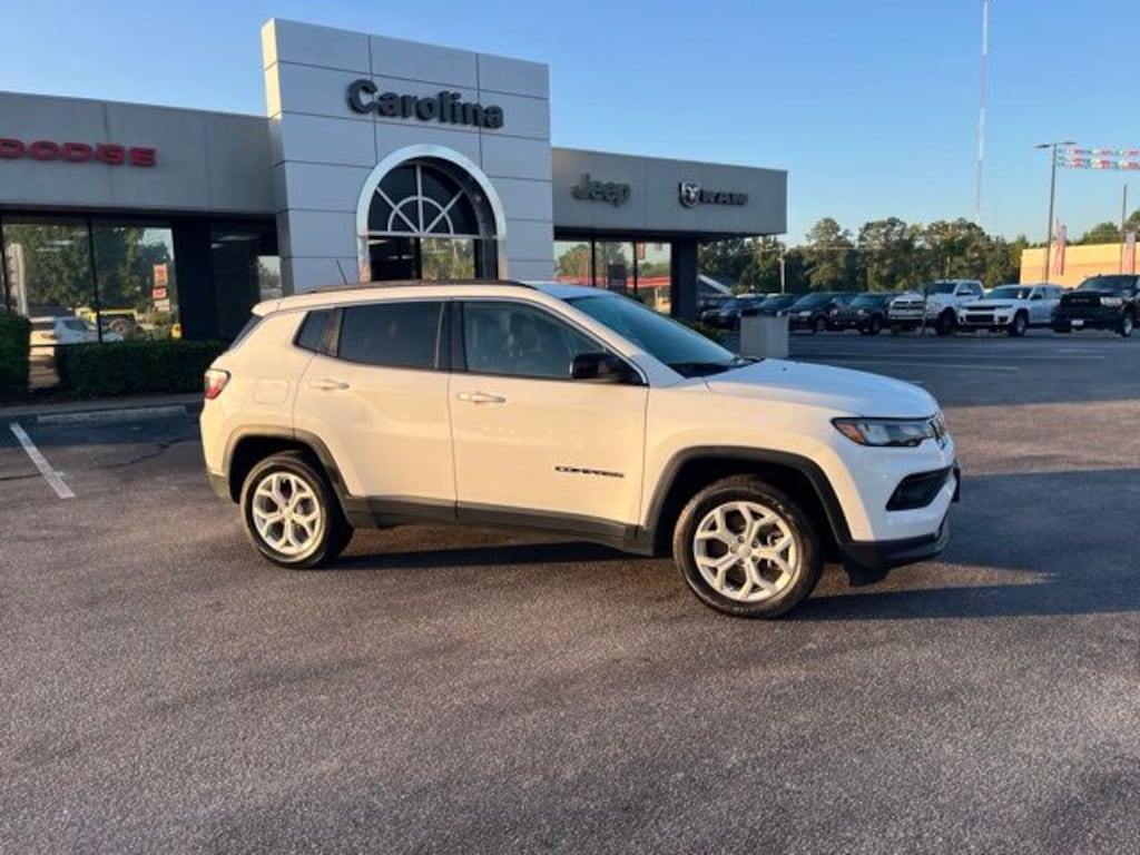 Used 2024 Jeep Compass Latitude SUV