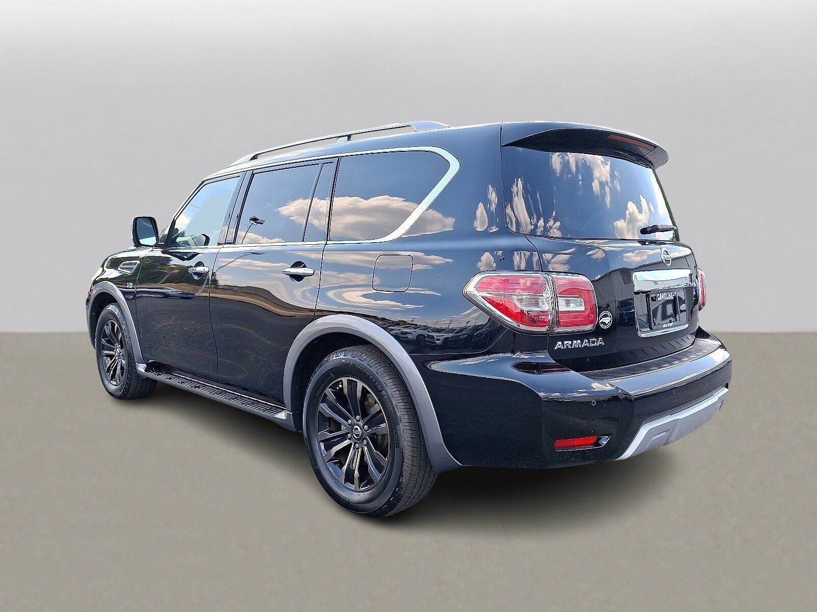 2017 Nissan Armada Platinum photo 4